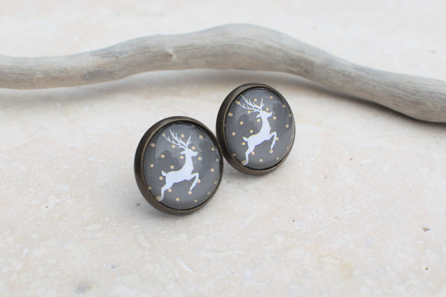 Bronzene Kette mit Photo Medaillon und dem weihnachtlichem Motiv Hirsch