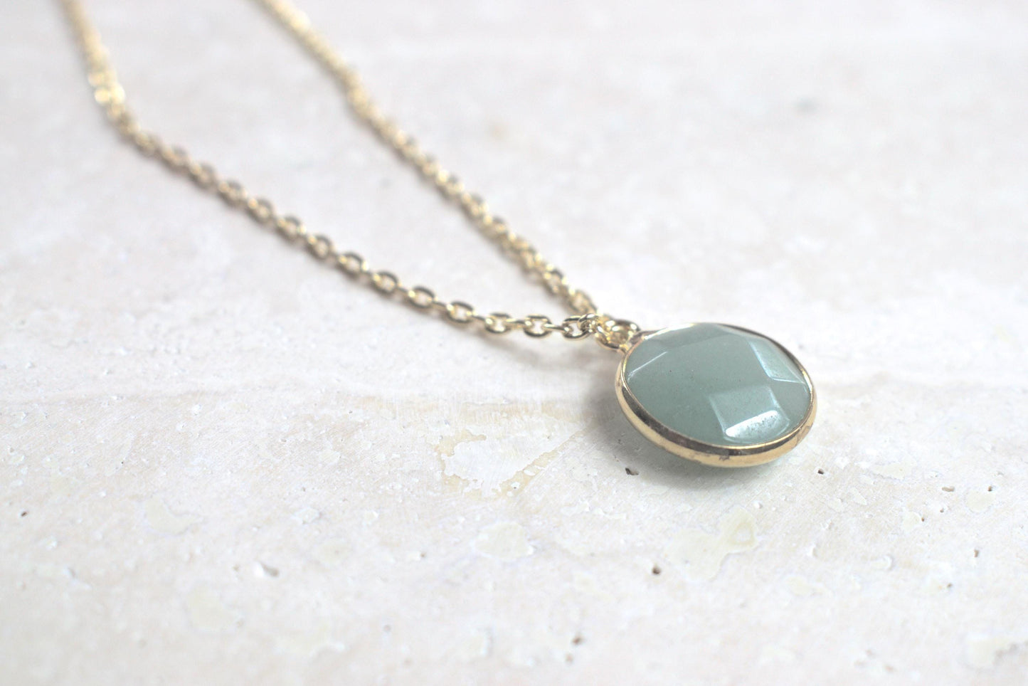 Goldene Kette mit Aventurin, Edelsteinschmuck, Aventurin Schmuck, Kette mit Edelstein, Damenkette mit Aventurin