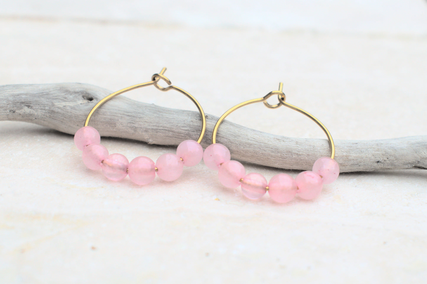 Goldene Creolen Ohrringe mit rosa Edelsteinen Rosenquarz