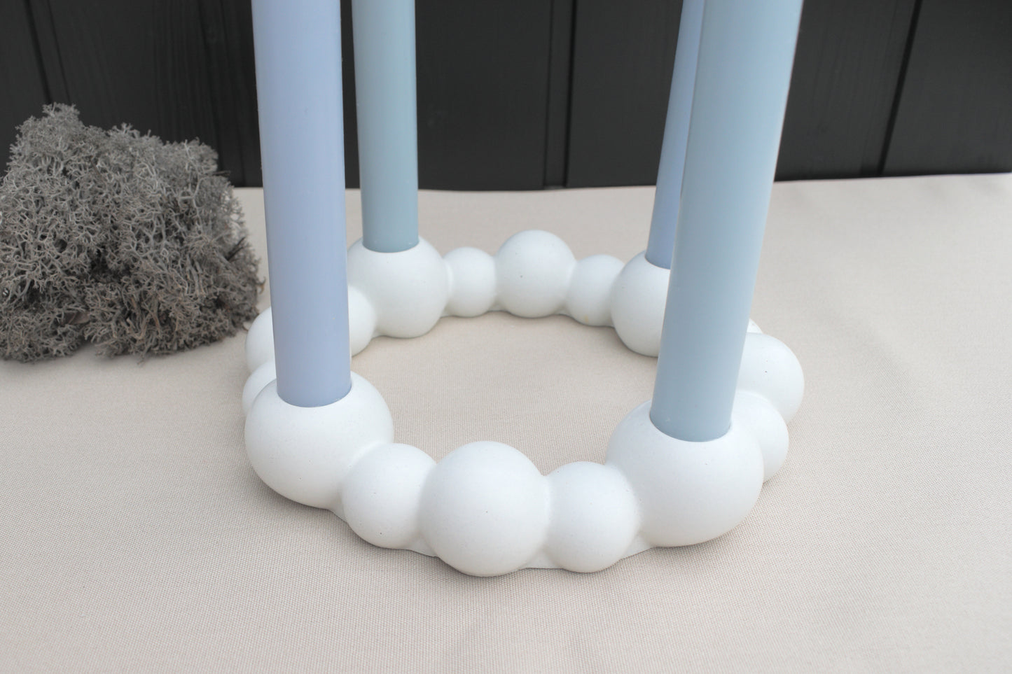 Skandinavischer Kerzenhalter aus weißem Beton