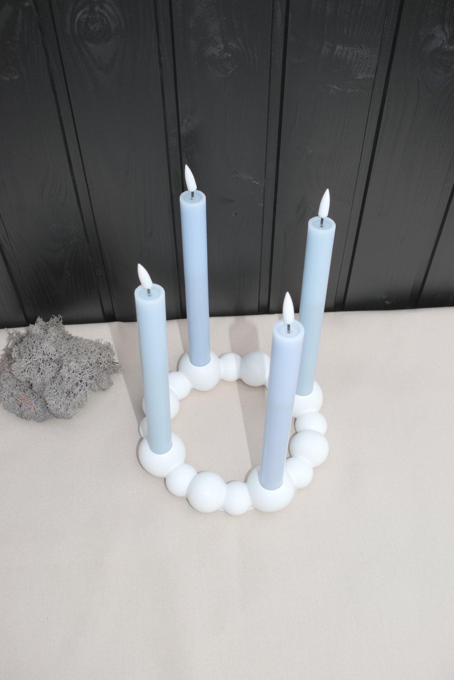Skandinavischer Kerzenhalter aus weißem Beton