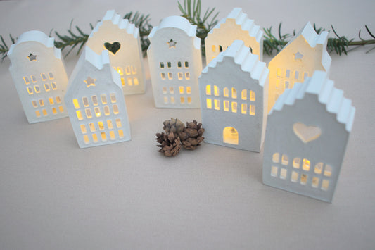 Skandi mini Lichthäuser Set aus weißem Beton für ein nordisches hygge zu Hause mit Licht
