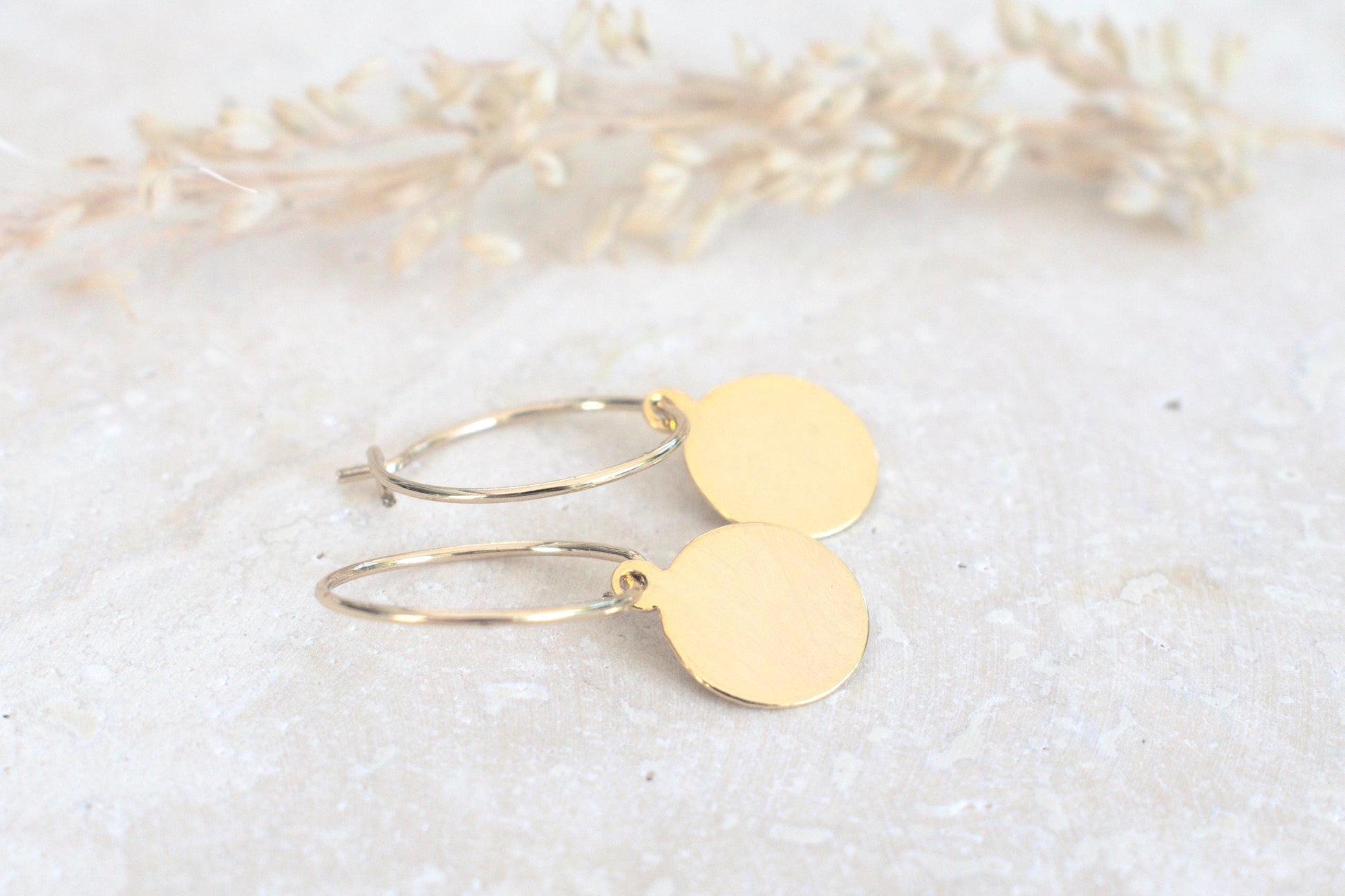 Goldene Ohrringe, minimalistische Ohrringe, Creolen Ohrringe, Creolen Ohrringe Damen, Geschenk für sie