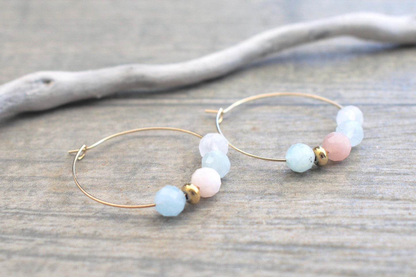 Creolen mit Morganit Perlen, Edelstein Creolen, hängende Ohrringe mit Edelstein