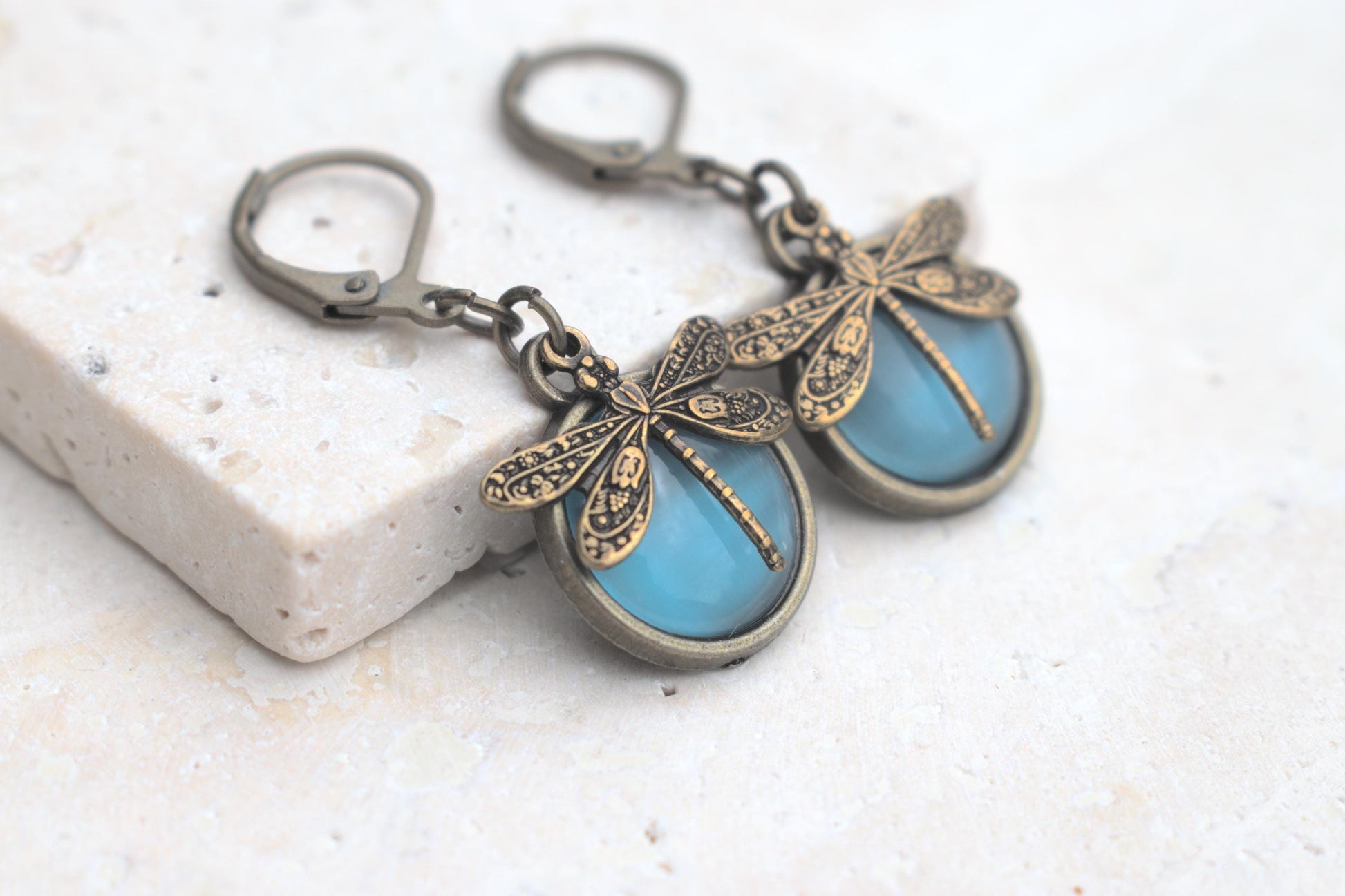 Ohrringe Libelle, Hängeohrringe Libelle, Cabochon blau, Vintage Libellen Ohrringe, Cabochon Ohrringe Libelle