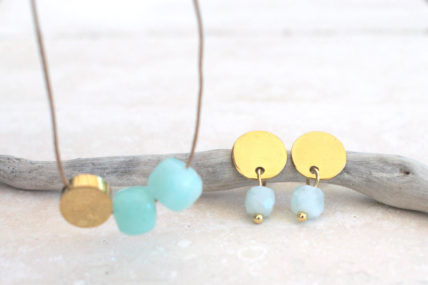 Ohrstecker mit Jade Perlen, Edelstein Ohrringe Damen, Ohrstecker mit Edelstein